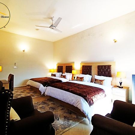 Grand Peace House I Bed and Breakfast Islamabad Esterno foto