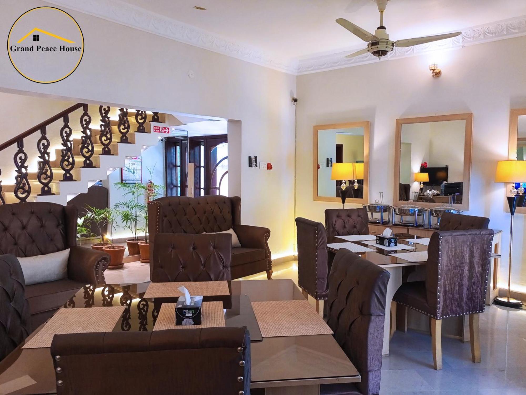 Grand Peace House I Bed and Breakfast Islamabad Esterno foto