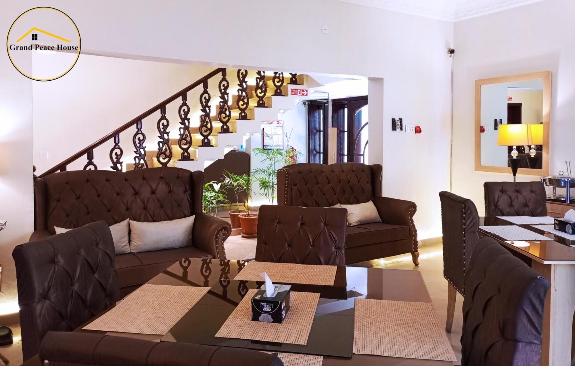 Grand Peace House I Bed and Breakfast Islamabad Esterno foto