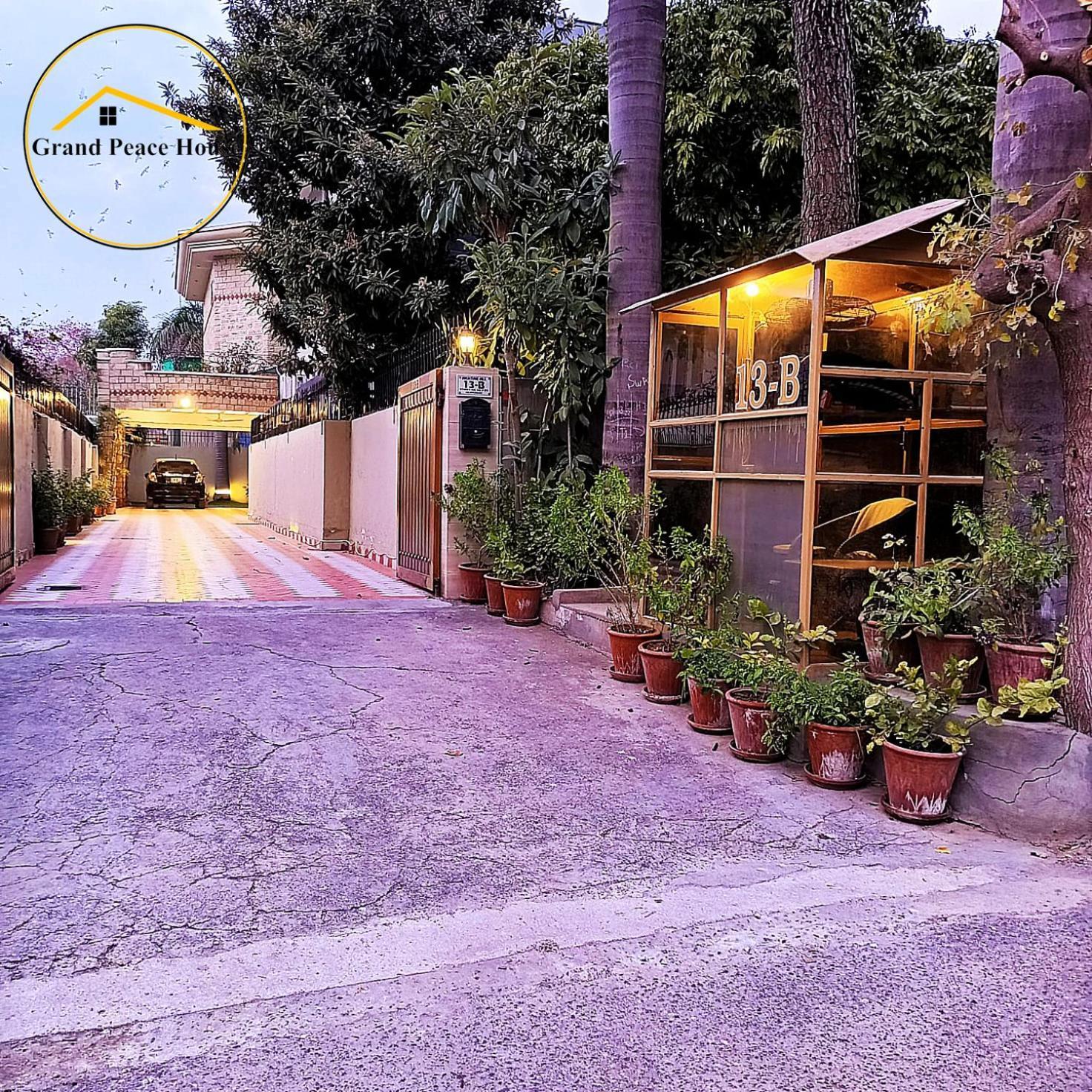 Grand Peace House I Bed and Breakfast Islamabad Esterno foto