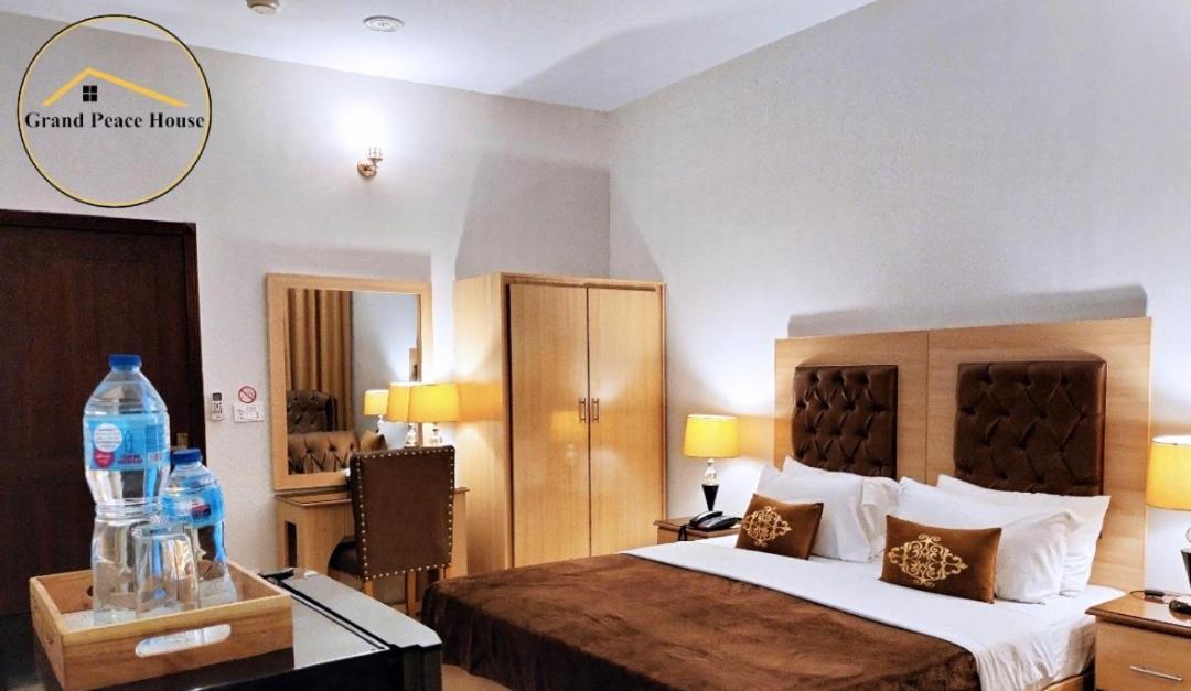 Grand Peace House I Bed and Breakfast Islamabad Esterno foto