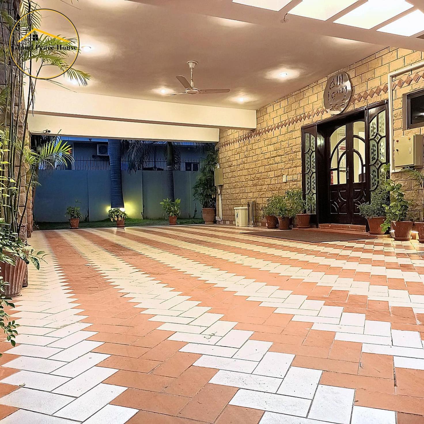 Grand Peace House I Bed and Breakfast Islamabad Esterno foto