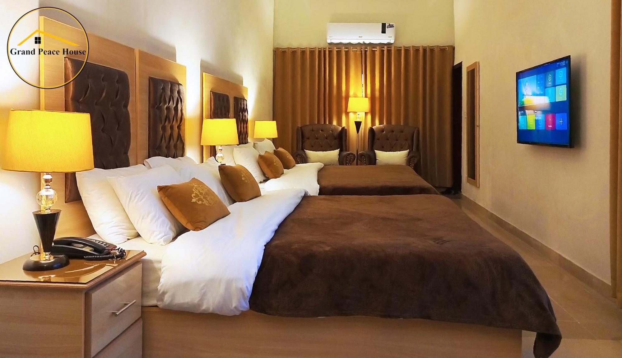 Grand Peace House I Bed and Breakfast Islamabad Esterno foto