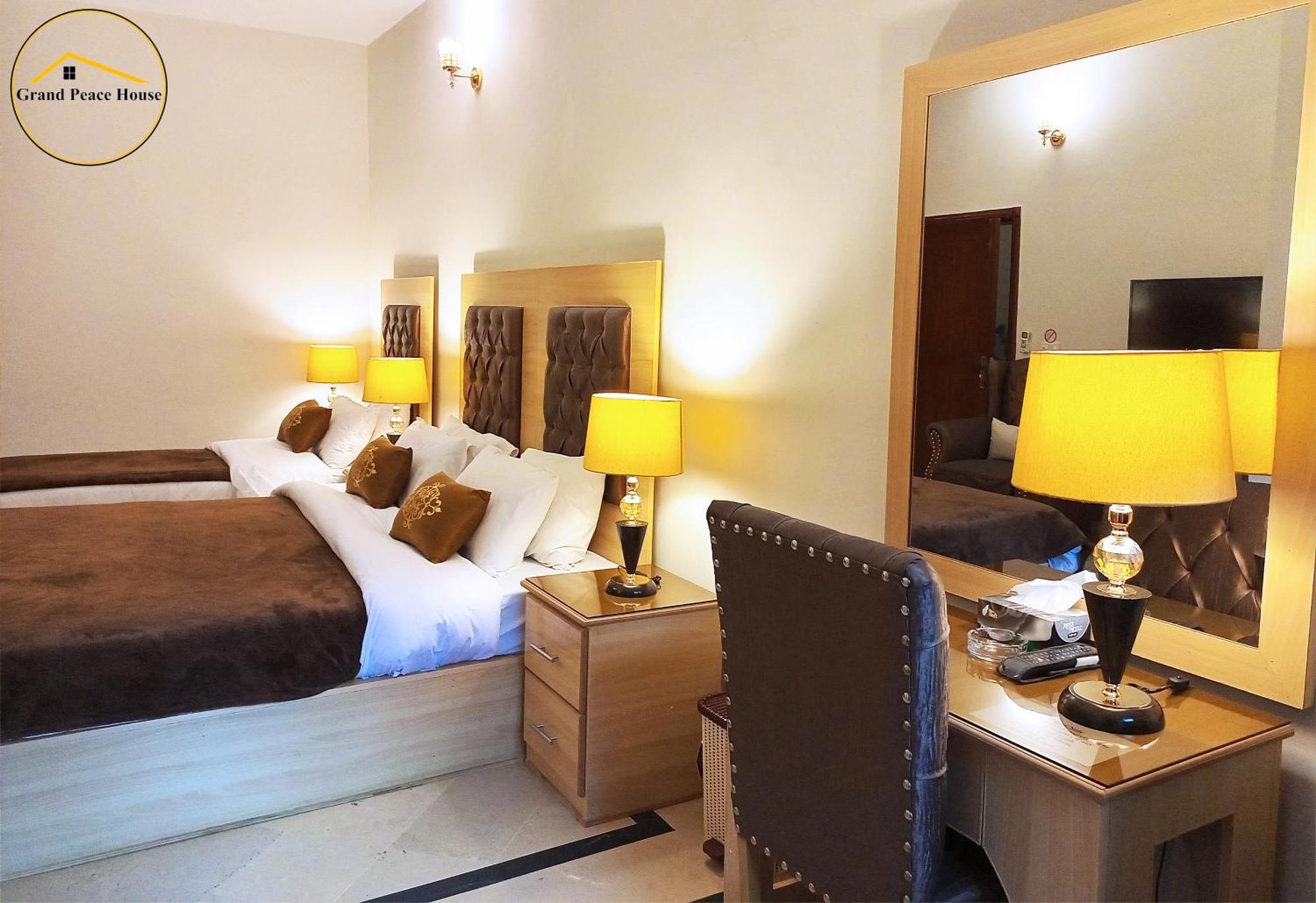 Grand Peace House I Bed and Breakfast Islamabad Esterno foto